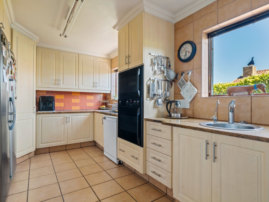 4 Bedroom Property for Sale in Groenvallei Western Cape